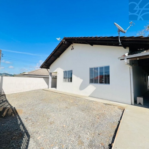 CASA NO BAIRRO AMIZADE EM GUARAMIRIM