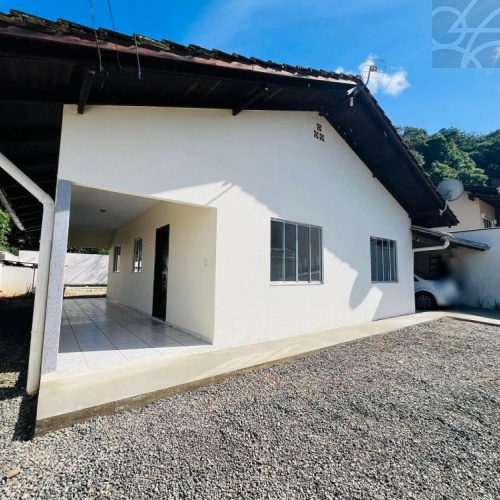 CASA NO BAIRRO AMIZADE EM GUARAMIRIM