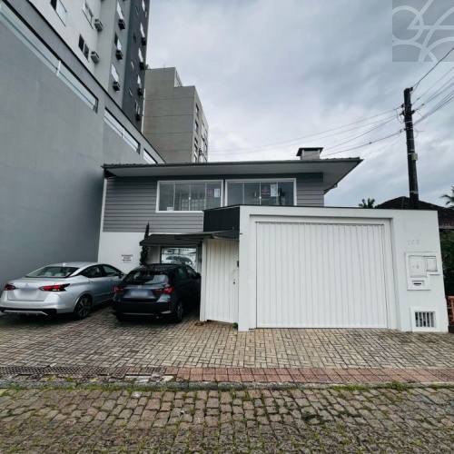 Casa Comercial no bairro centro 