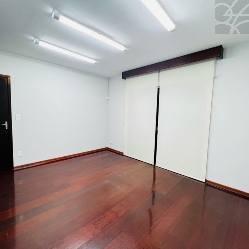 Casa Comercial no bairro centro 