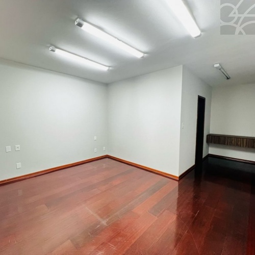 Casa Comercial no bairro centro 