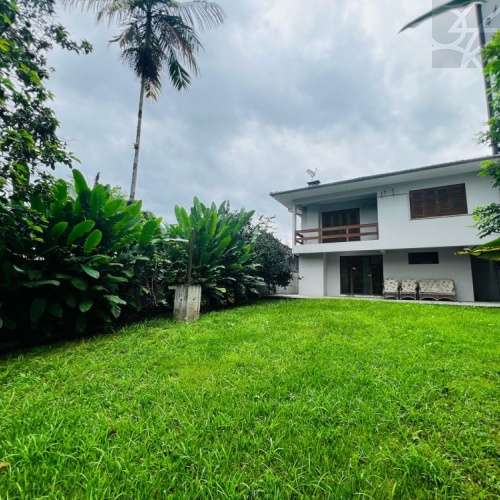 Casa Comercial no bairro centro 