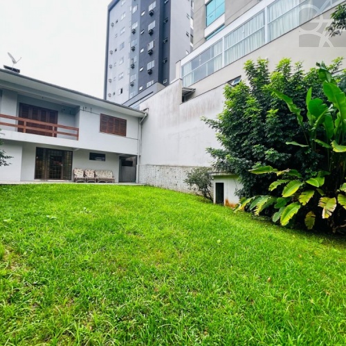 Casa Comercial no bairro centro 