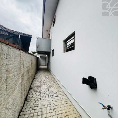 Casa Comercial no bairro centro 