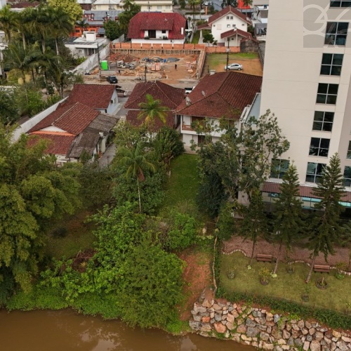 Casa Comercial no bairro centro 