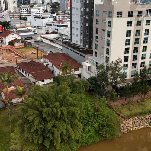 Casa Comercial no bairro centro 