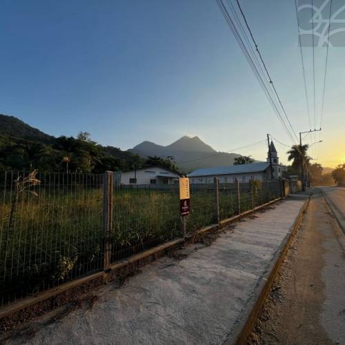 Terreno no bairro figueirinha 