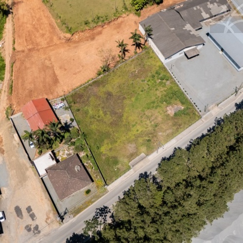 Terreno no bairro figueirinha 