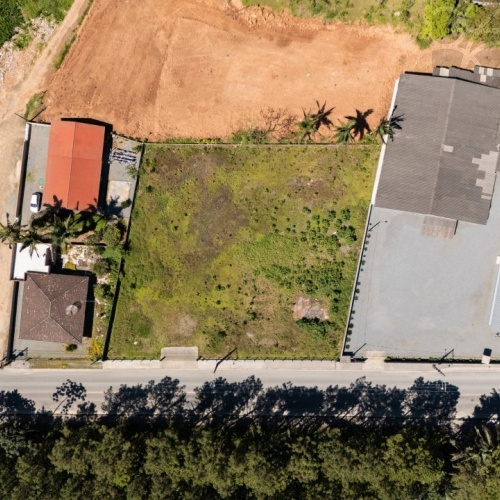 Terreno no bairro figueirinha 