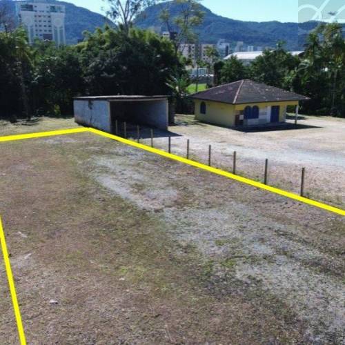 Terreno Comercial no bairro Vila NOva 