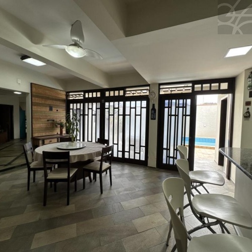 Casa Comercial no Bairro Centro