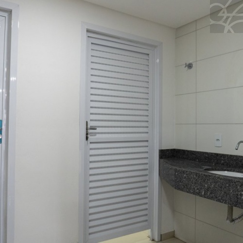 SALA COMERCIAL NO BAIRRO  CENTRO 
