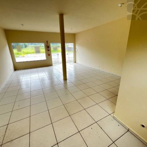 SALA COMERCIAL NO bairro RIO DA LUZ 