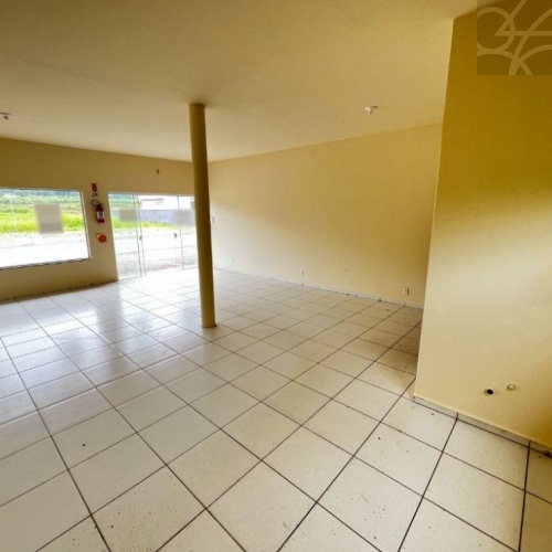 SALA COMERCIAL NO bairro RIO DA LUZ 