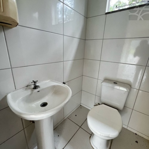 SALA COMERCIAL NO bairro RIO DA LUZ 