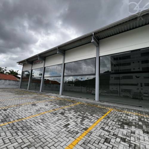 SALA COMERCIAL NO BAIRRO BARRA DO RIO CERRO