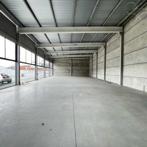 SALA COMERCIAL NO BAIRRO BARRA DO RIO CERRO