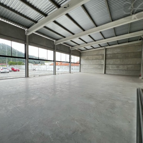 SALA COMERCIAL NO BAIRRO BARRA DO RIO CERRO