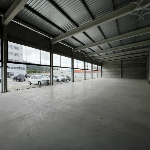 SALA COMERCIAL NO BAIRRO BARRA DO RIO CERRO