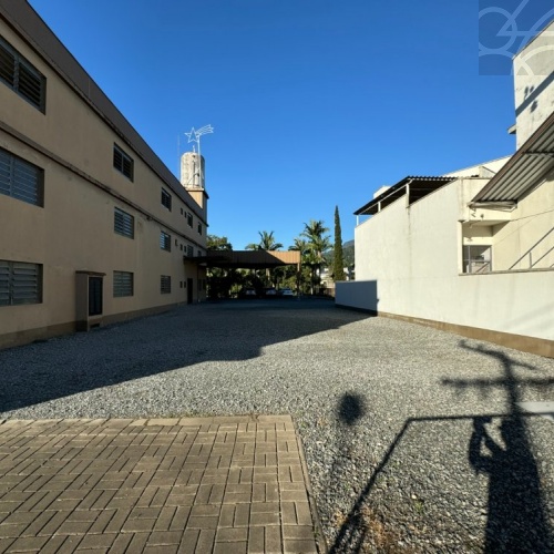GALP�O NO BAIRRO JARAGUA ESQUERDO 