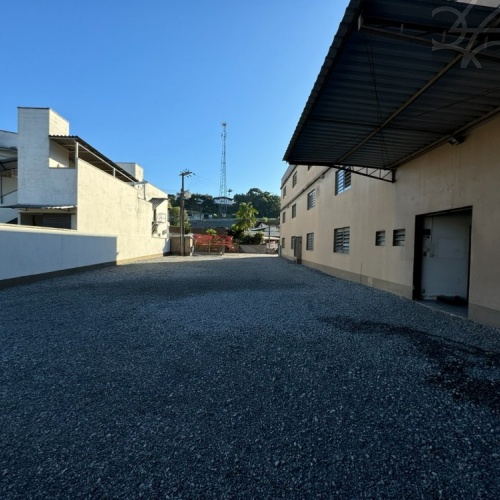 GALP�O NO BAIRRO JARAGUA ESQUERDO 