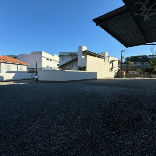 GALP�O NO BAIRRO JARAGUA ESQUERDO 