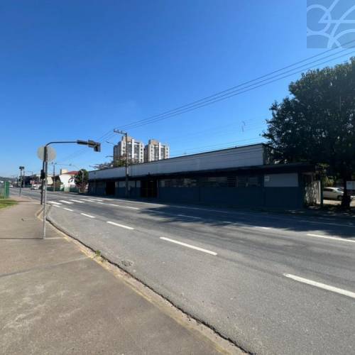 GALP�O INDUSTRIAL NO BAIRRO VILA LALAU 