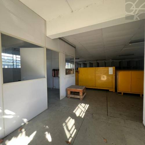 GALP�O INDUSTRIAL NO BAIRRO VILA LALAU 