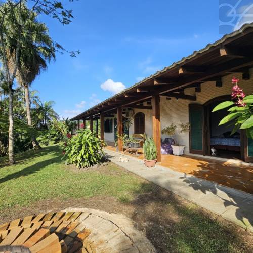 CASA NO BAIRRO SANTA LUZIA 