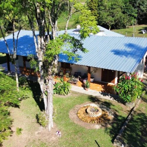 CASA NO BAIRRO SANTA LUZIA 