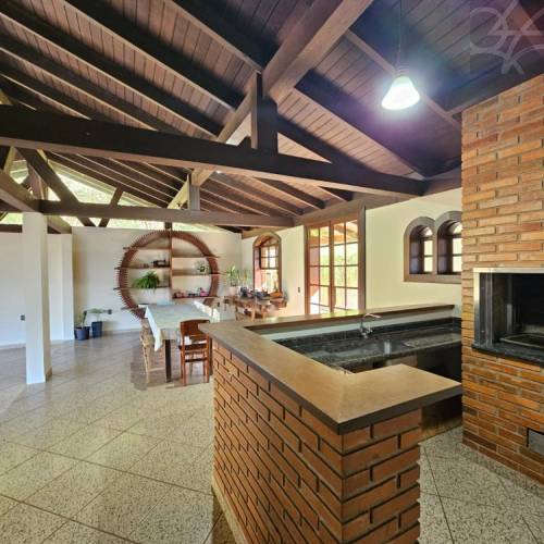 CASA NO BAIRRO SANTA LUZIA 