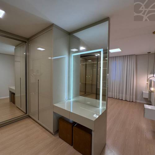 Cobertura Duplex no Bairro Barra do Rio Cerro