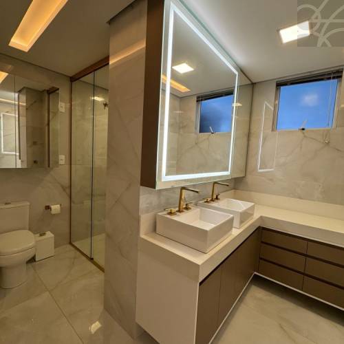 Cobertura Duplex no Bairro Barra do Rio Cerro