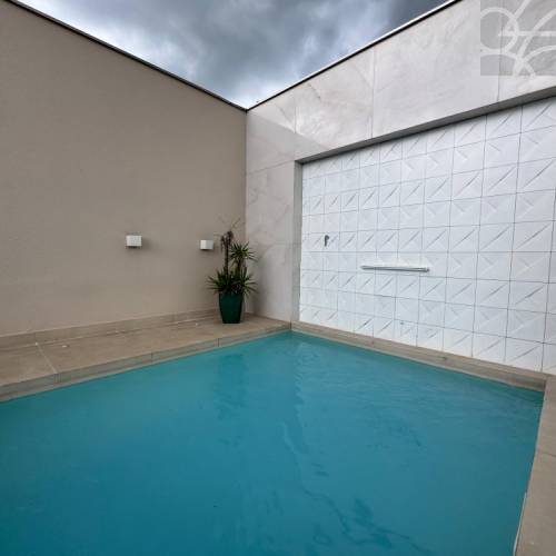 Cobertura Duplex no Bairro Barra do Rio Cerro