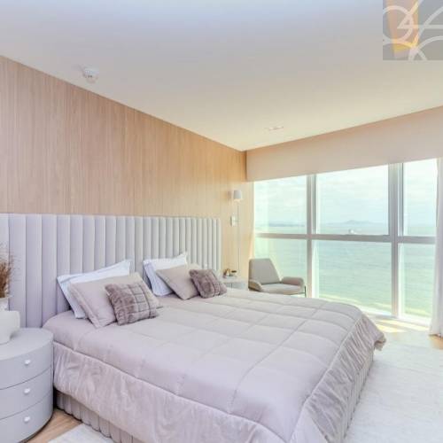 Apartamento na Av. Atl�ntica Balne�rio Cambori� 