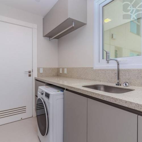 Apartamento na Av. Atl�ntica Balne�rio Cambori� 