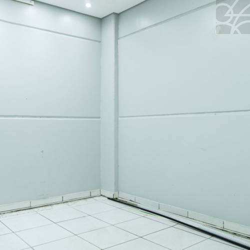 Galp�o Comercial no Bairro Centro