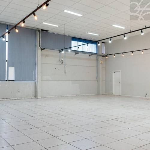 Galp�o Comercial no Bairro Centro