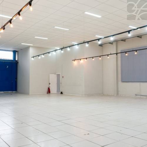 Galp�o Comercial no Bairro Centro