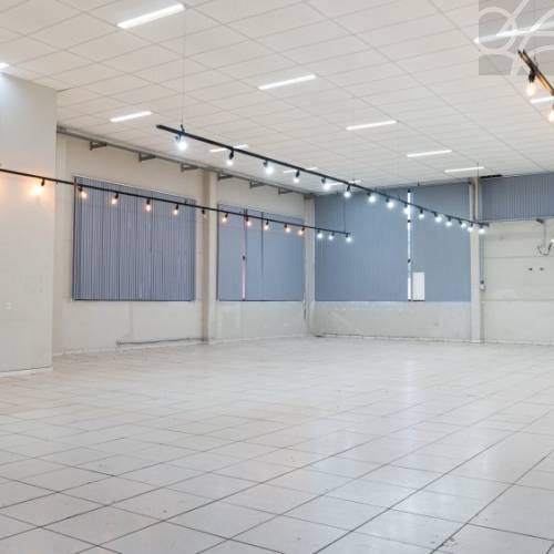 Galp�o Comercial no Bairro Centro