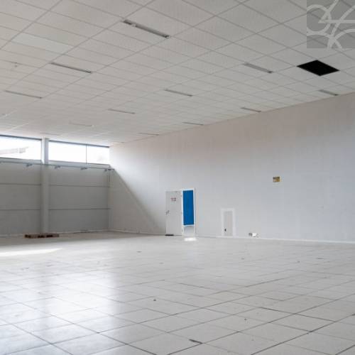 Galp�o Comercial no Bairro Centro