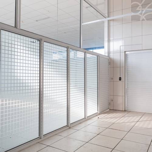 Galp�o Comercial no Bairro Centro