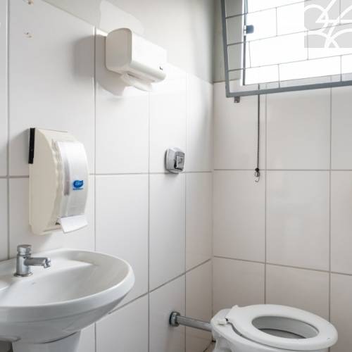 Galp�o Comercial no Bairro Centro