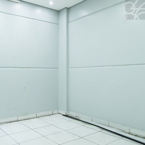 Galp�o Comercial no Bairro Centro