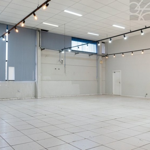 Galp�o Comercial no Bairro Centro