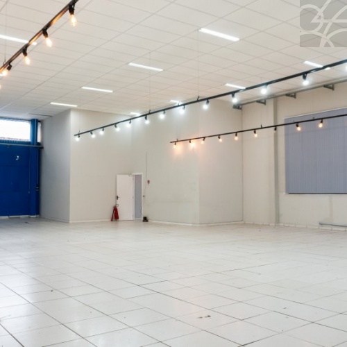Galp�o Comercial no Bairro Centro