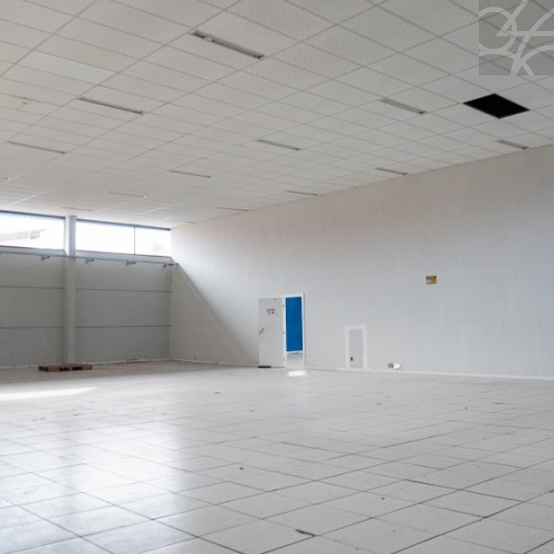 Galp�o Comercial no Bairro Centro