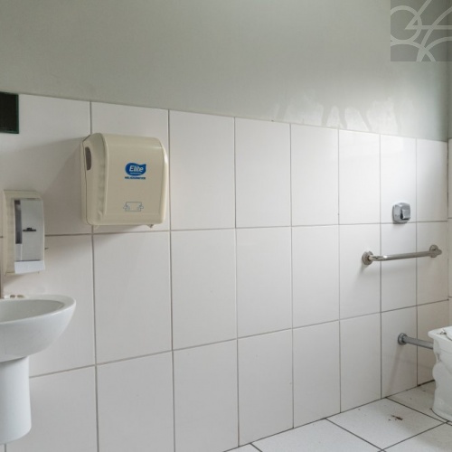 Galp�o Comercial no Bairro Centro