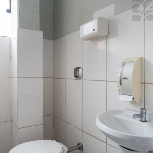 Galp�o Comercial no Bairro Centro
