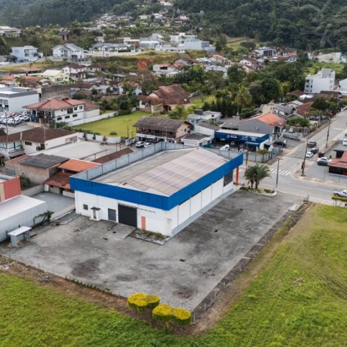 Galp�o Comercial no Bairro Centro
